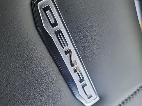 Used 2025 GMC Yukon Denali AWD/4WD image 30