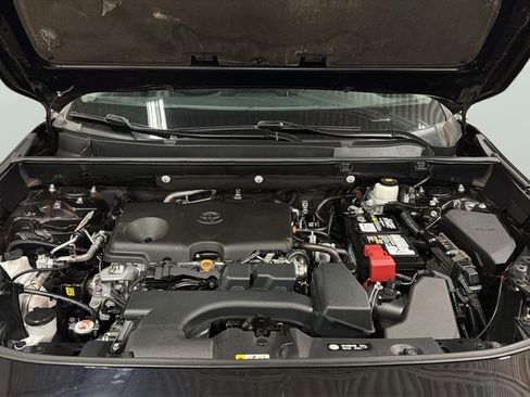 Used 2022 Toyota RAV4 XLE Premium FWD image 27