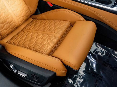 Used 2025 Audi RS 6 performance image 33