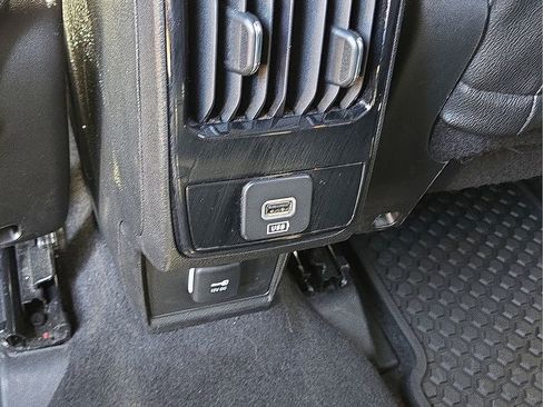 Used 2024 Jeep Compass Trailhawk image 17