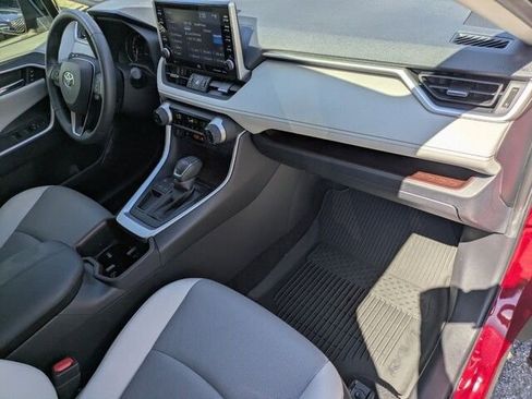 Used 2022 Toyota RAV4 Limited image 35