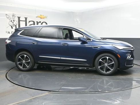 Used 2024 Buick Enclave Essence w/ LPO, Touring Package image 1