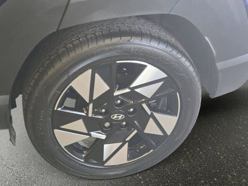 Used 2024 Hyundai Kona SEL FWD image 34