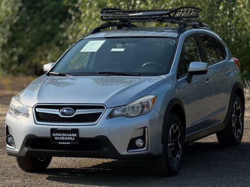 Used 2017 Subaru Crosstrek 2.0i Premium w/ Popular Package #2 AWD/4WD image 3