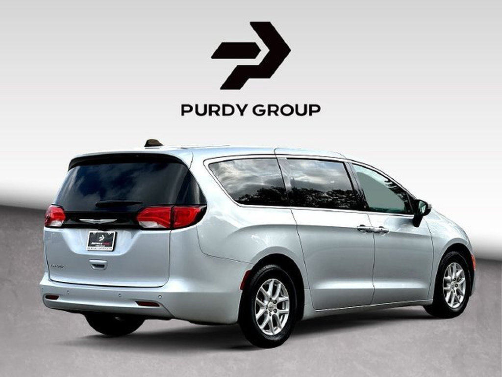 Used 2023 Chrysler Voyager LX FWD image 8