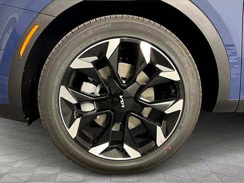 Certified 2025 Kia Sorento EX w/ Panoramic Sunroof Package image 13