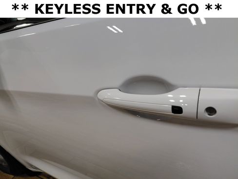 Certified 2024 Chrysler Pacifica Limited image 26