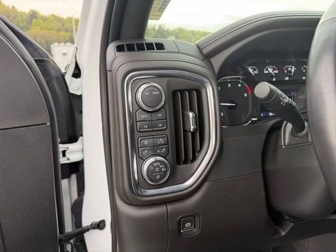 Used 2023 GMC Sierra 2500 AT4 image 19