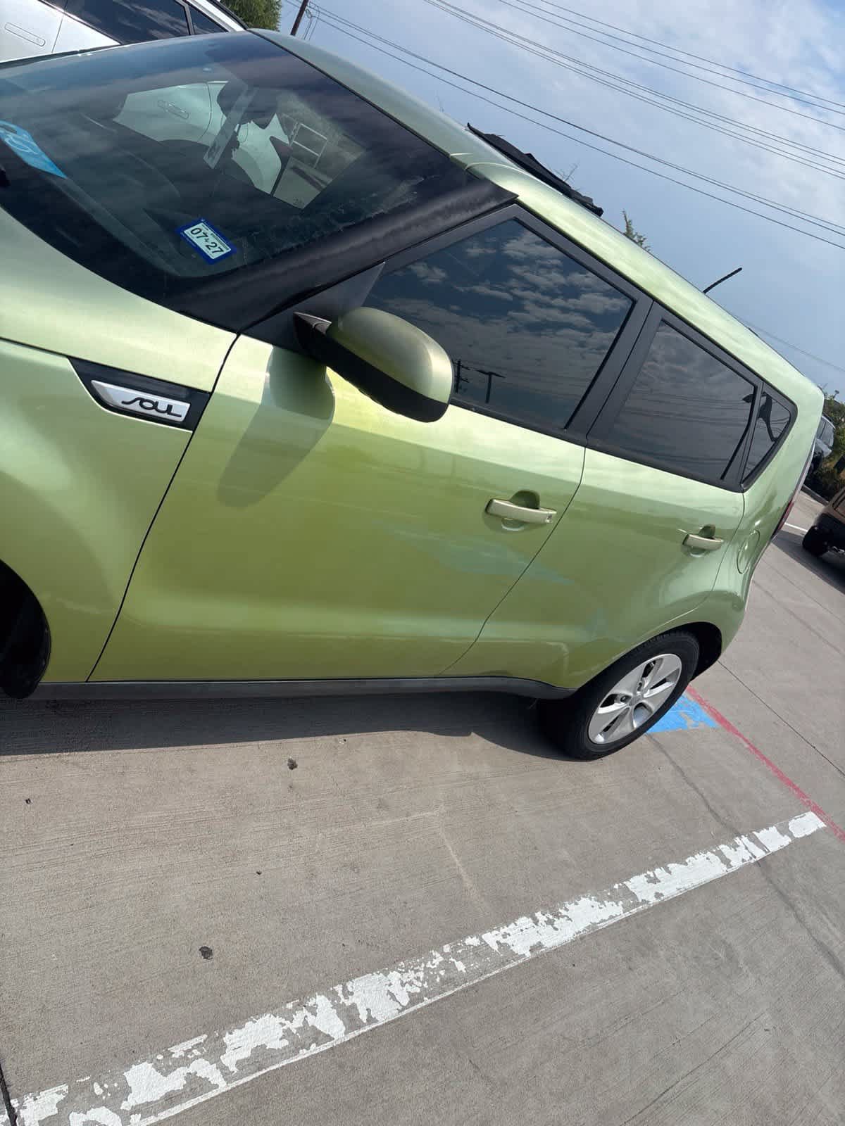 Used 2015 Kia Soul FWD image 2