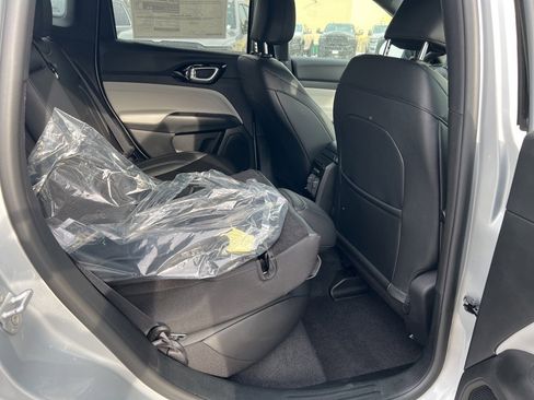 New 2026 Jeep Compass Limited image 13
