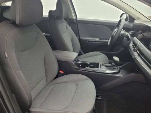 Used 2025 Kia K4 FWD image 21