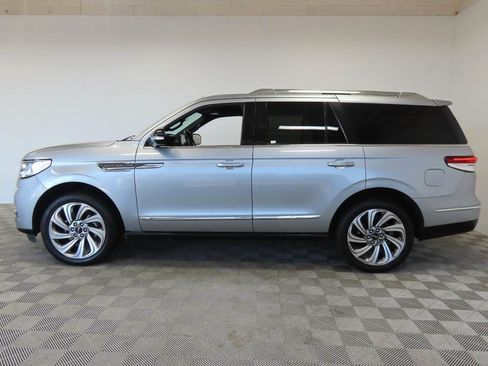 Used 2023 Lincoln Navigator Reserve AWD/4WD image 5