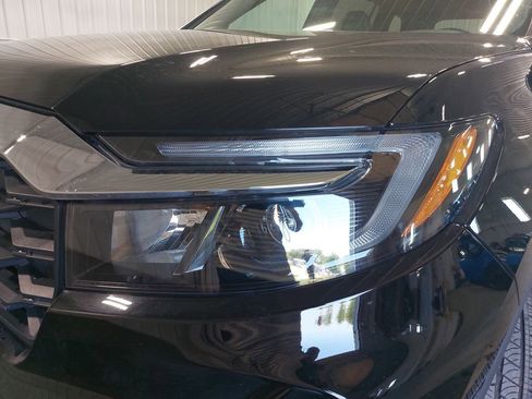 Used 2023 Honda Passport EX-L image 32