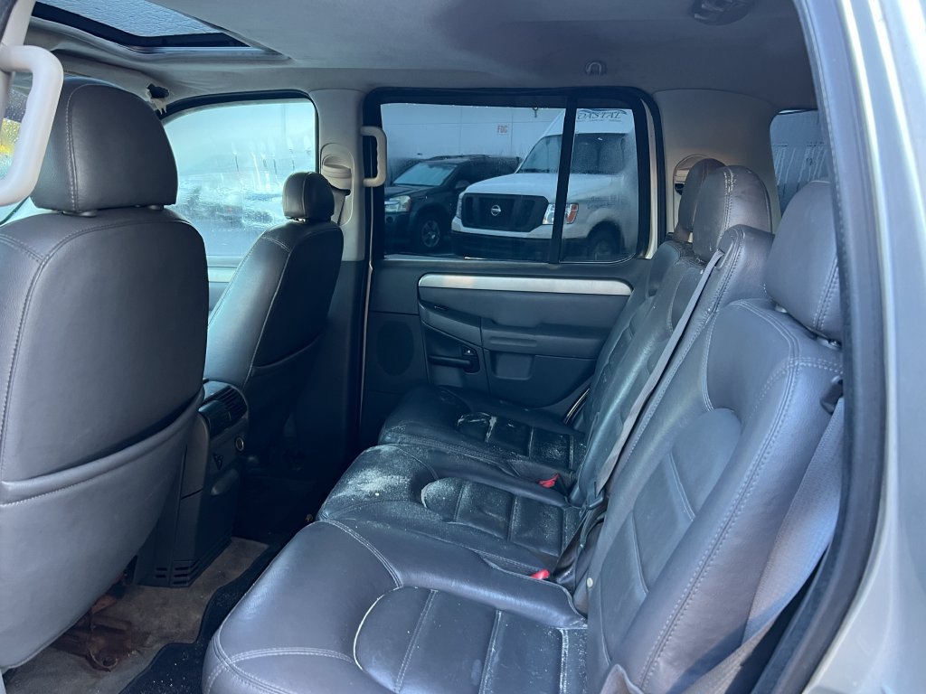 Used 2003 Ford Explorer XLT AWD/4WD image 9