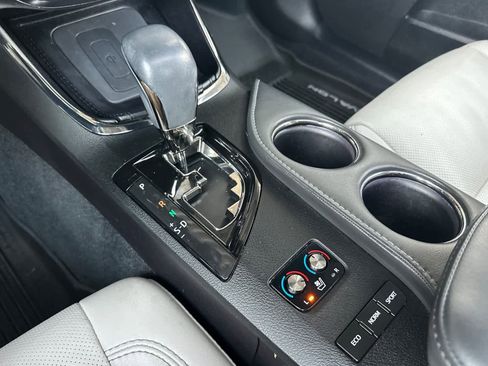 Used 2017 Toyota Avalon Limited w/ All Weather Liner Package image 21