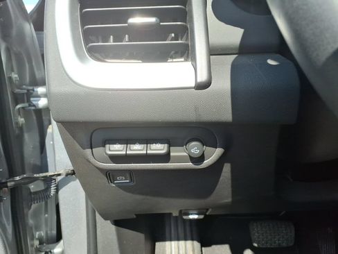 Used 2023 GMC Terrain SLT w/ Tech Package AWD/4WD image 13