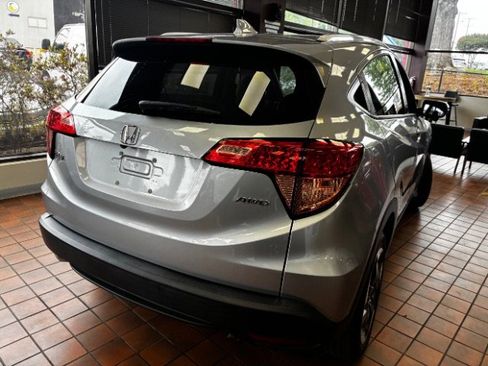 Used 2018 Honda HR-V EX-L image 9