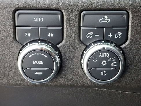 Used 2024 GMC Sierra 1500 Elevation image 27