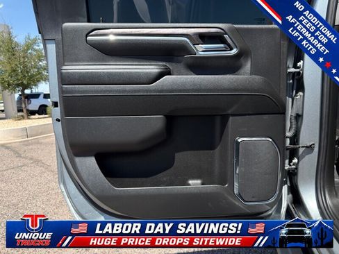 Used 2024 Chevrolet Silverado 2500 LTZ w/ LTZ Convenience Package AWD/4WD image 23