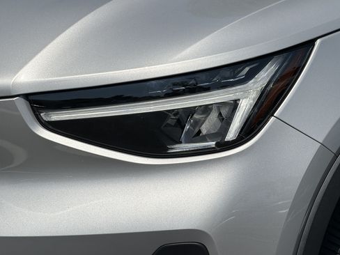 Certified 2023 Volvo XC40 B5 Ultimate w/ Protection Package Premier AWD/4WD image 6