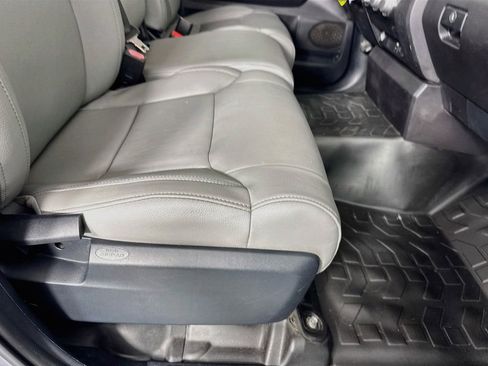 Used 2014 Toyota Tundra SR image 31