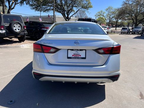 Used 2020 Nissan Altima 2.5 S FWD image 9