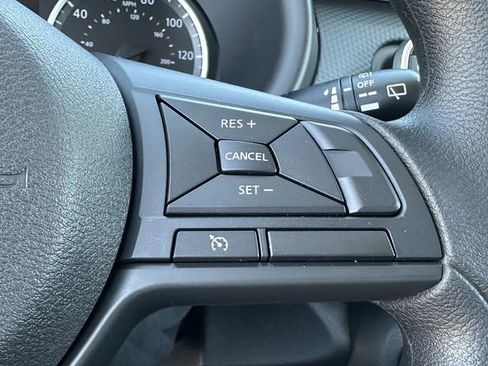 New 2025 Nissan Kicks Play S image 9