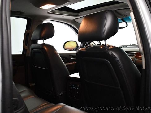 Used 2013 Chevrolet Avalanche LTZ image 16