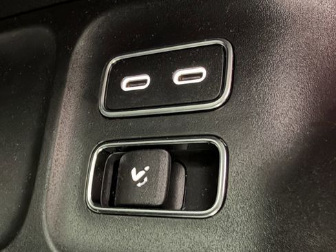 Used 2025 Mercedes-Benz GLS 450 4MATIC image 61