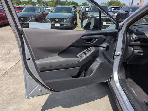 Used 2025 Subaru Crosstrek 2.5i Premium AWD/4WD image 11