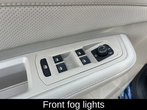 Certified 2025 Volkswagen Atlas SEL Premium R-Line image 19