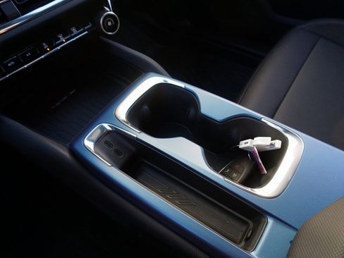 New 2026 Chevrolet Equinox EV LT image 16