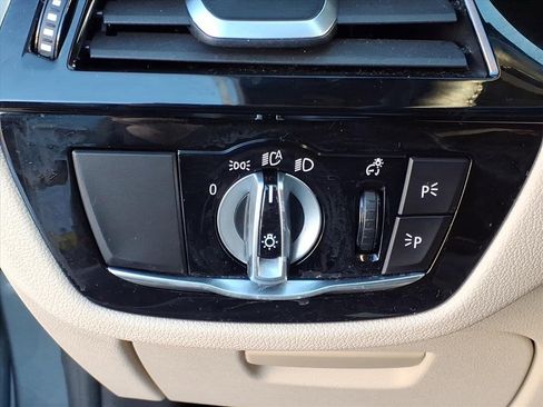 Used 2020 BMW 540i xDrive w/ Premium Package image 18