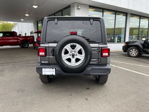 Used 2022 Jeep Wrangler Unlimited Sport AWD/4WD image 7