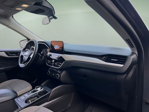 Used 2022 Ford Escape SE image 13