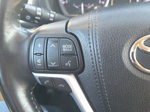 Used 2018 Toyota Highlander Limited image 41