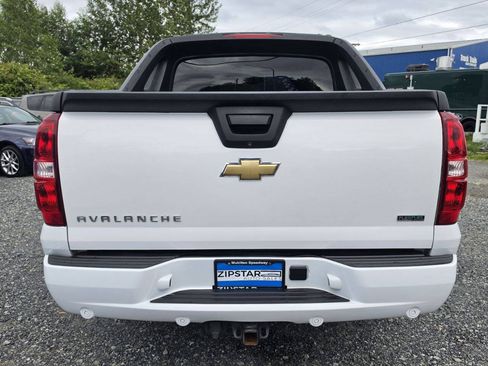 Used 2011 Chevrolet Avalanche LTZ AWD/4WD image 6