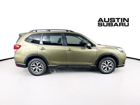Used 2023 Subaru Forester Premium AWD/4WD image 8