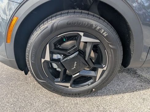New 2026 Kia Sportage EX FWD image 11