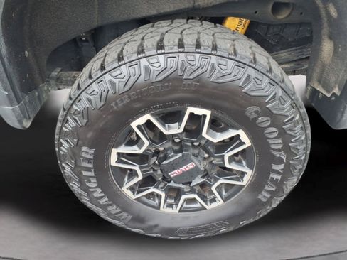Certified 2025 GMC Sierra 2500 AT4X AWD/4WD image 10