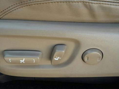 Used 2014 Toyota 4Runner Limited image 18