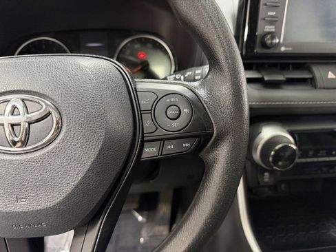 Used 2021 Toyota RAV4 XLE image 15