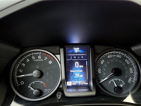 Used 2022 Toyota Tacoma TRD Sport image 25