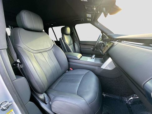 Used 2025 Land Rover Range Rover SE AWD/4WD image 31