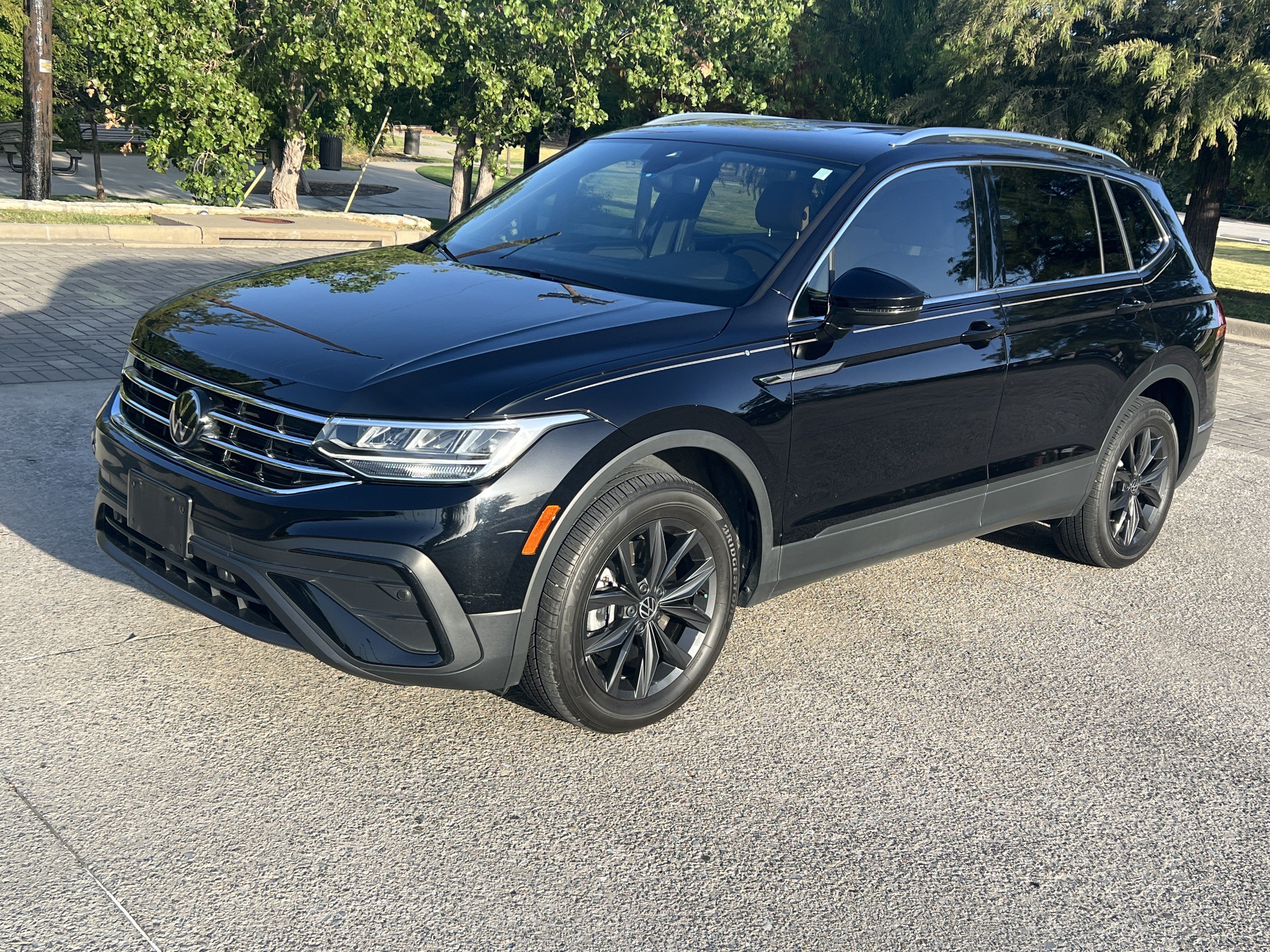 Used 2024 Volkswagen Tiguan SE w/ MDO Package, Three-Row FWD image 4