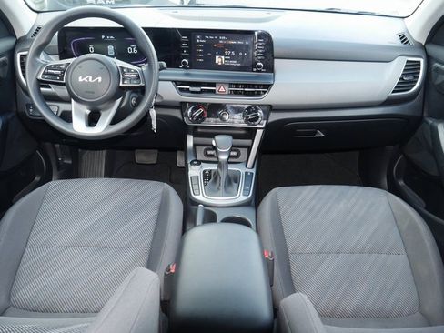 Used 2024 Kia Seltos LX image 5