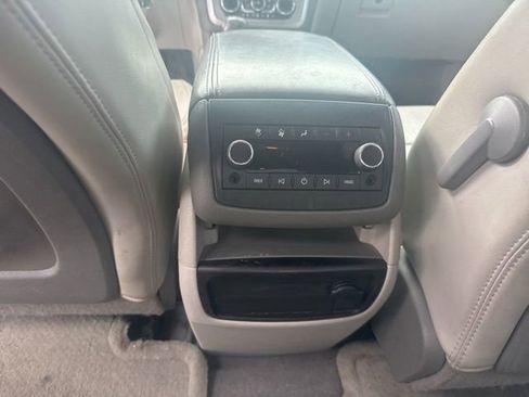 Used 2013 GMC Acadia SLT FWD image 27