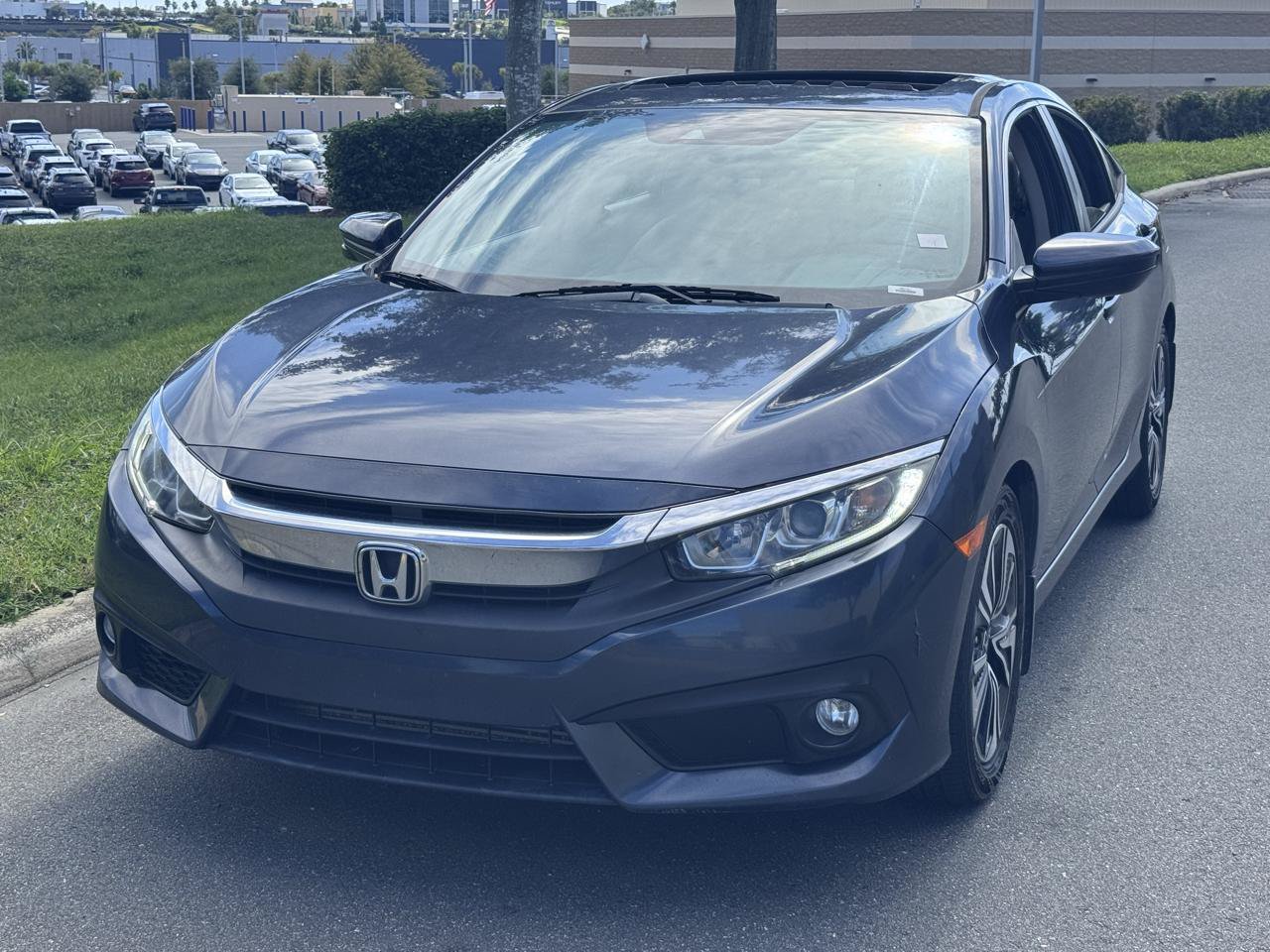 Used 2017 Honda Civic EX-T image 3