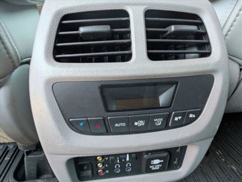 Used 2016 Honda Pilot Touring image 17