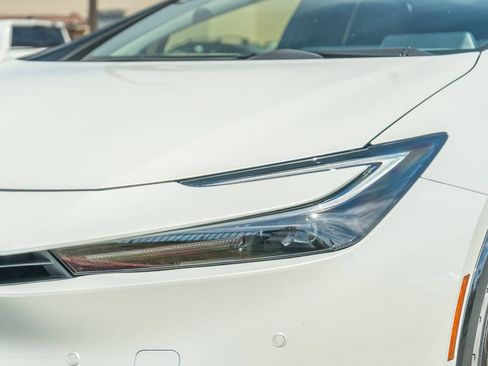 Used 2024 Toyota Prius XLE FWD image 16